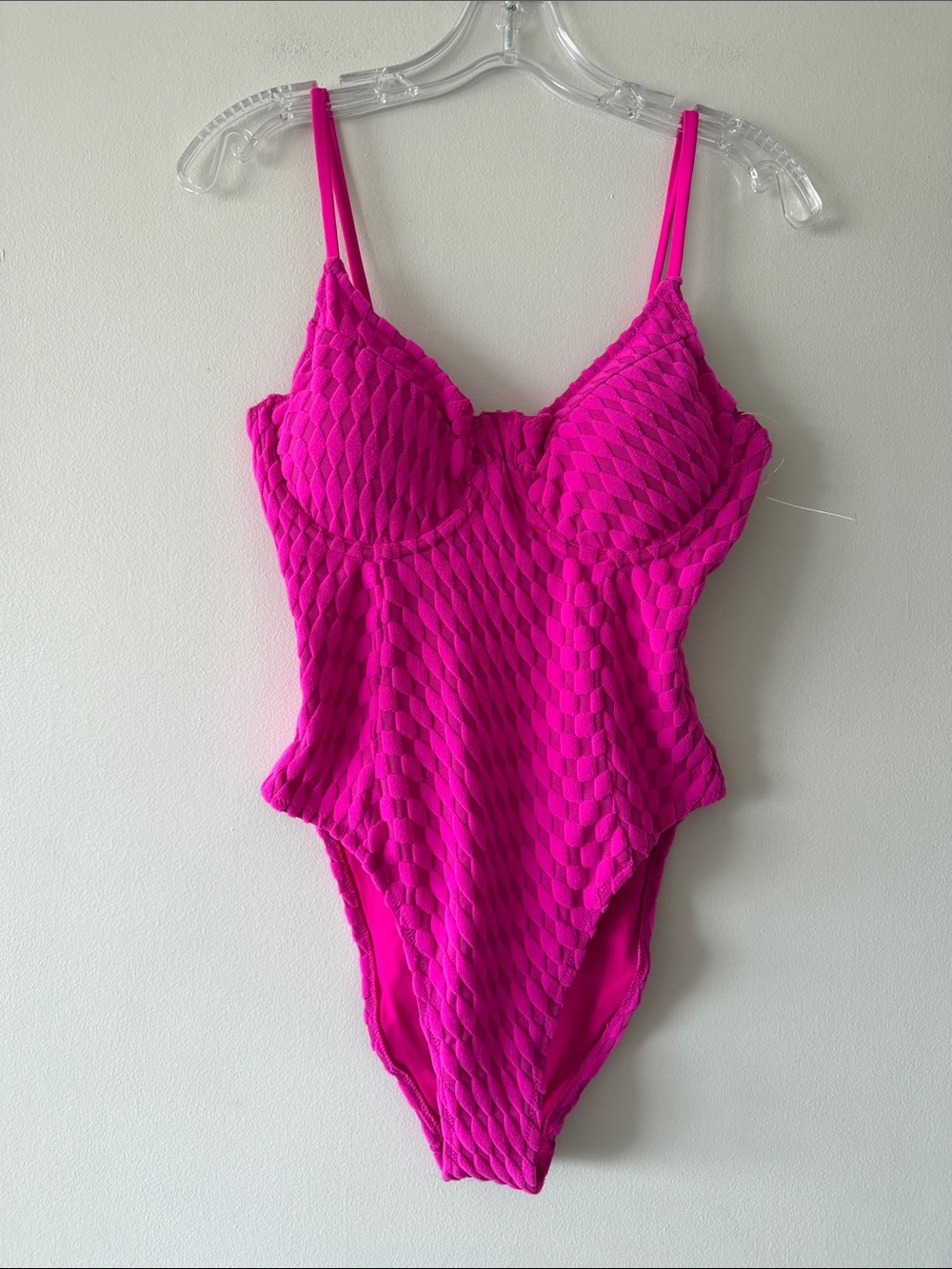 NWOT Good American Show Off Underwire Swimsuit 2 M Hot Pink Textured One Piece